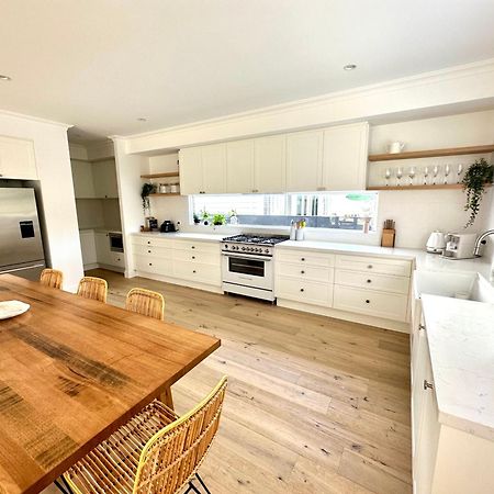 Unwind Guesthouse Byron Bay Exterior photo