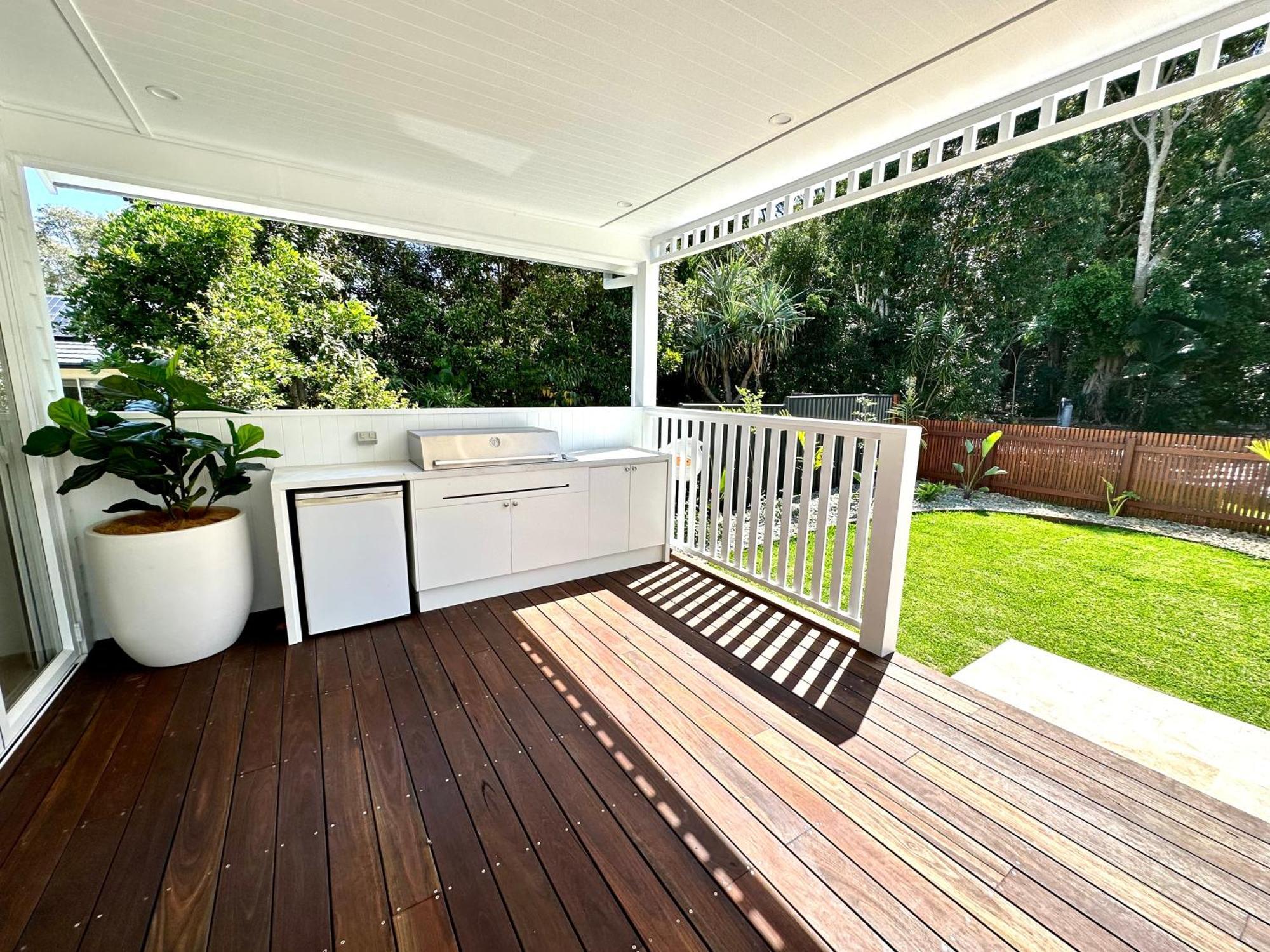 Unwind Guesthouse Byron Bay Exterior photo