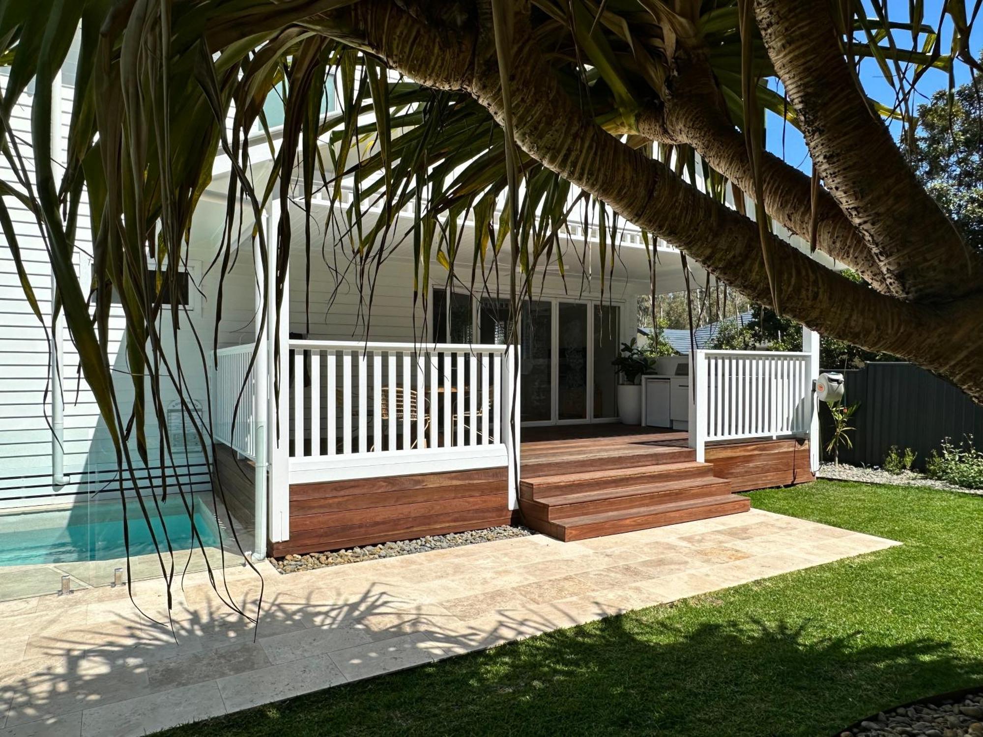 Unwind Guesthouse Byron Bay Exterior photo