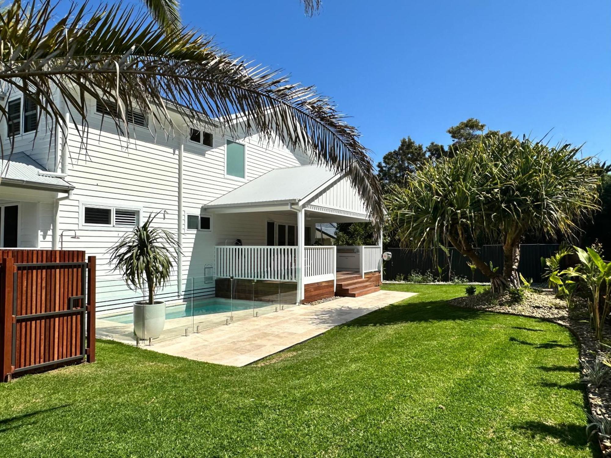 Unwind Guesthouse Byron Bay Exterior photo